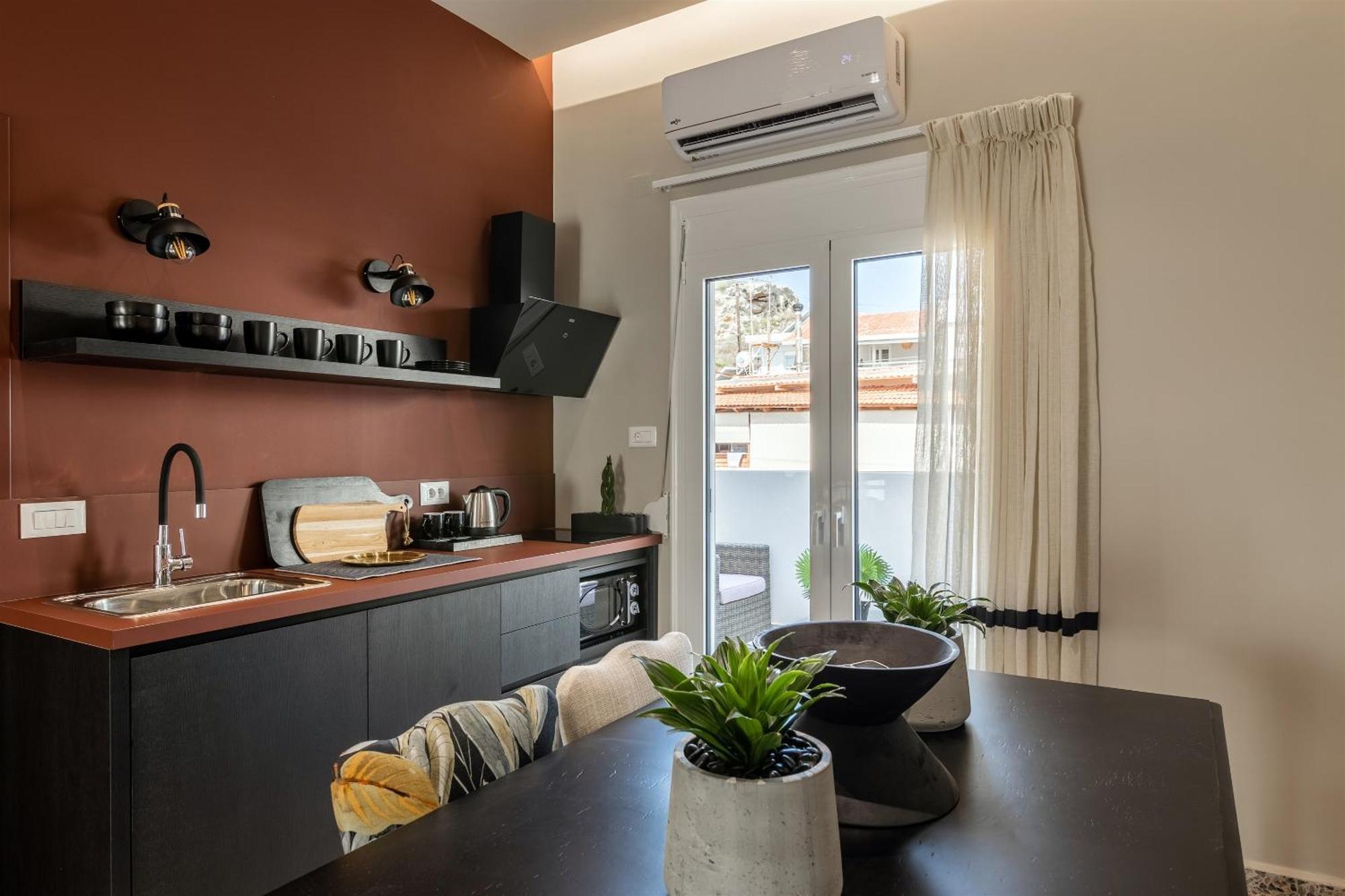 Andrews Luxury Suites Near The Airport Héraklion Extérieur photo